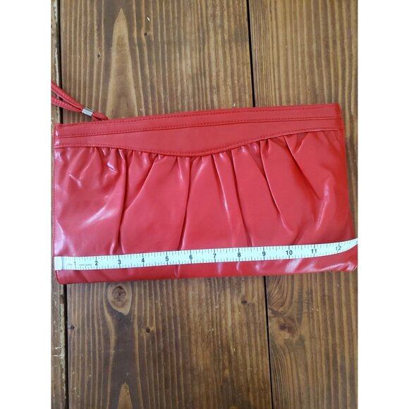 Vintage MCI Red Pleated Faux Leather Clutch Handbag Wrist Strap Zipper Pockets - Picture 3 of 10